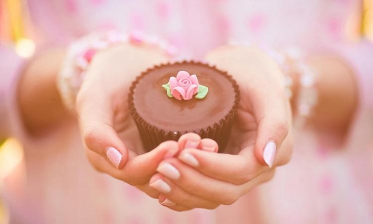 美甲顏色黑適合黃手嗎_手黑黃適合的美甲顏色_美甲膚色黑適合什么顏色