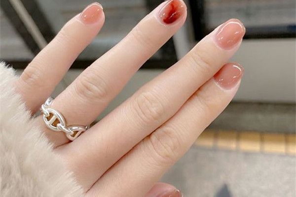 建構(gòu)美甲是貼甲片嗎_建構(gòu)美甲是啥_什么是美甲建構(gòu)