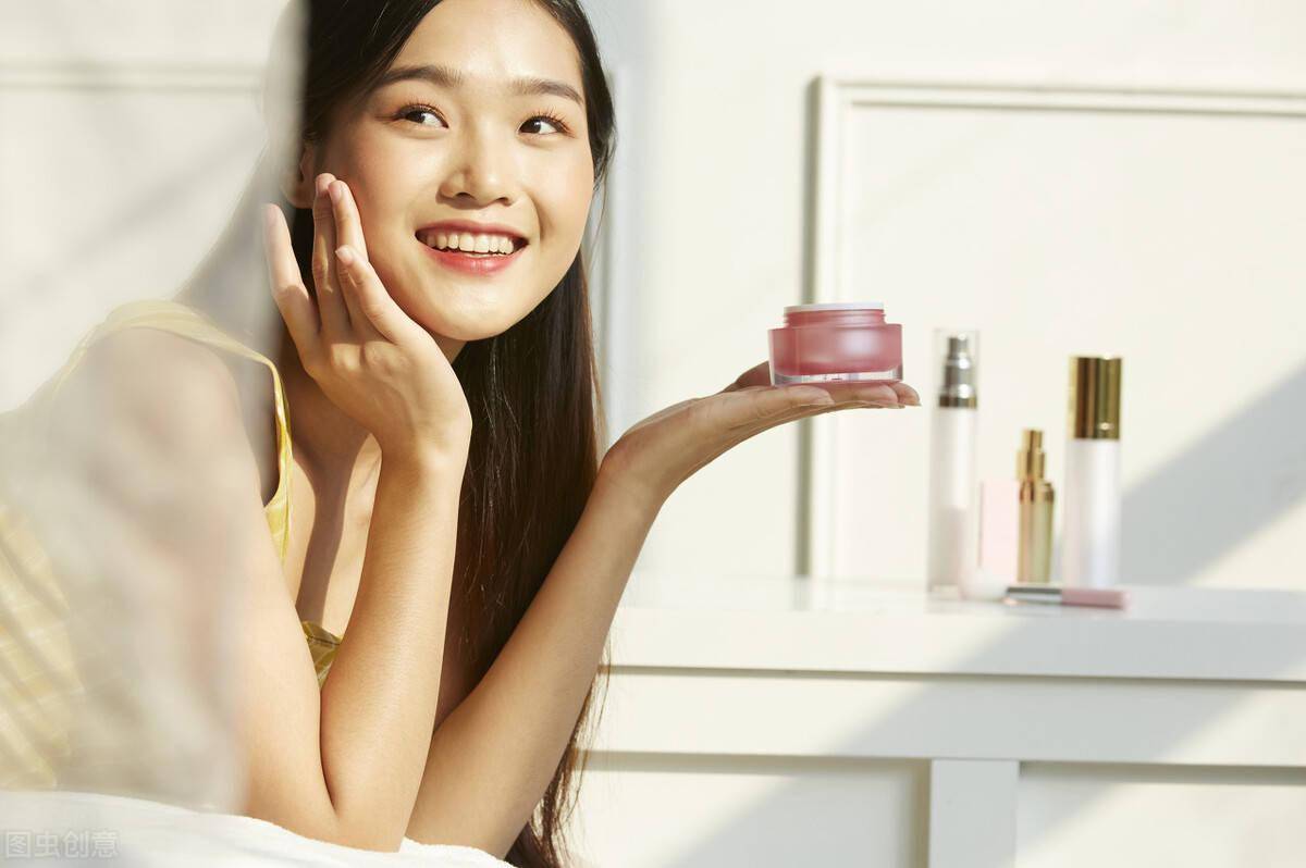 黃黑皮膚怎么美白_美白皮膚黑黃怎么調(diào)理_美白皮膚黑黃的方法