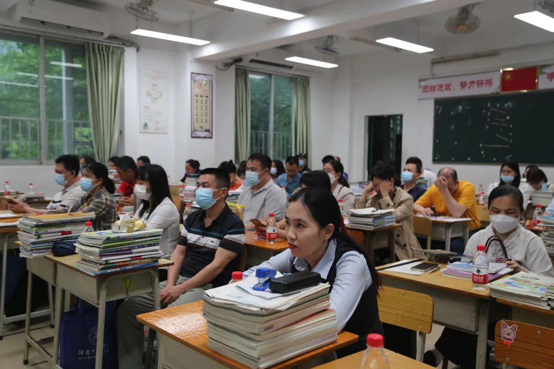 名師家庭教育講座課件_家庭教育名師講座視頻_名師視頻講座家庭教育心得